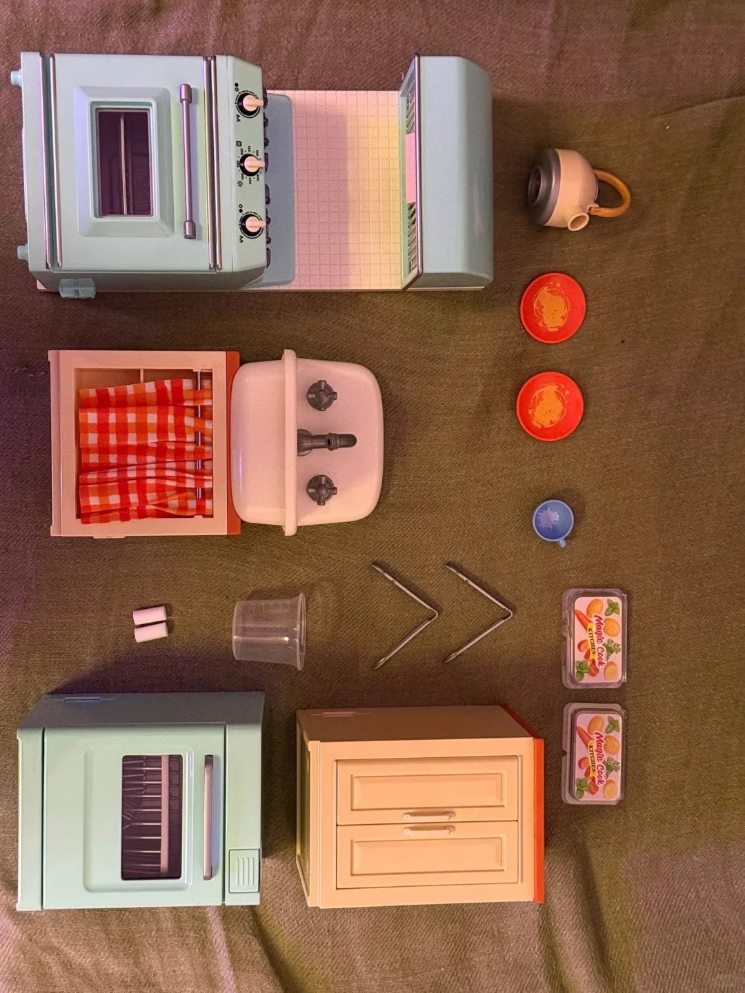 Игровой набор Zuru Mini Brands – обзор и цена Camping Cooking Tool Set